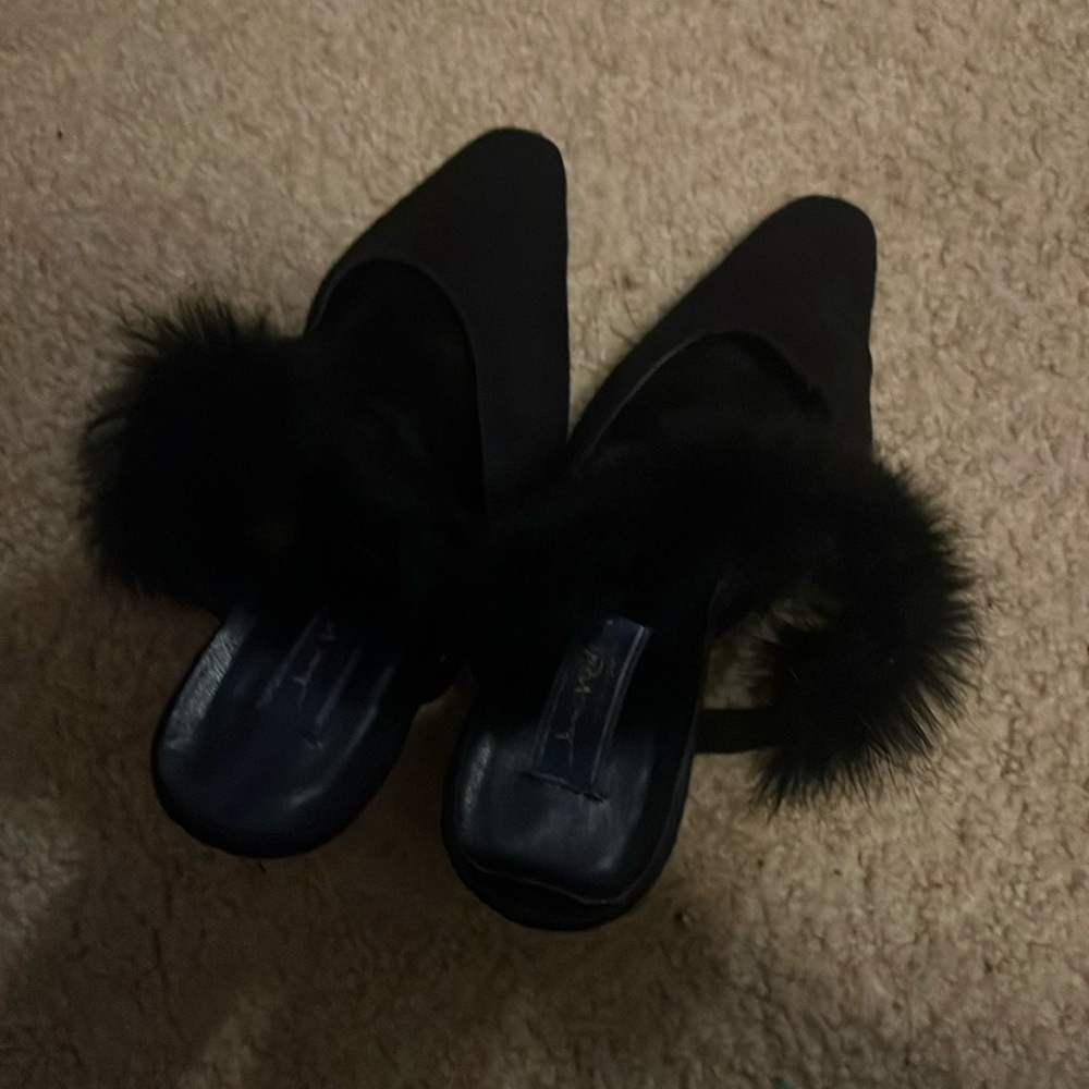 Black heel shoe.